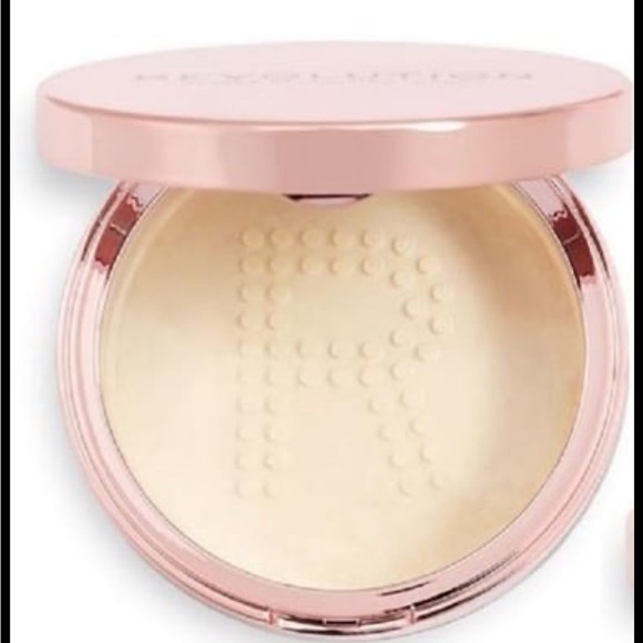 Makeup Revolution Beauty Conceal & Fix Setting Powder, Light Yellow - Picture 4 of 5